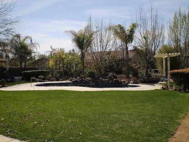 9336 Crowell Dr photo 1