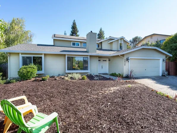 2836 Clemson Dr, Cameron Park, CA 95682