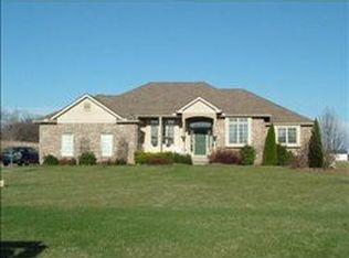 5662 Deer Run Ln, Dexter, MI 48130