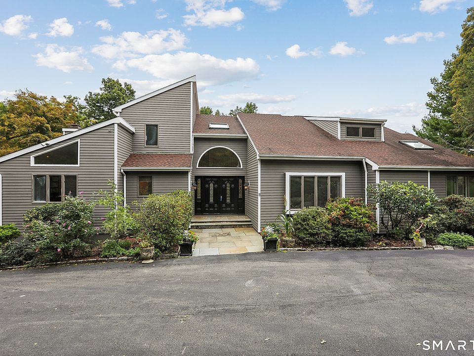 1st image of 11 Soundview Farm