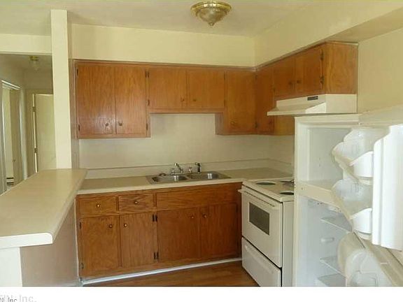 3rd image of 9628 10th Bay St APT 8