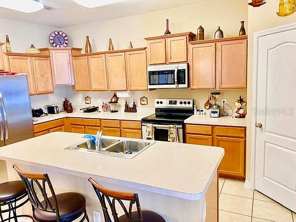 5th image of 2728 Youngford St #2