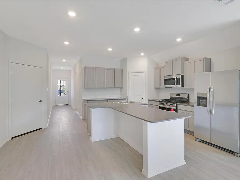 2524 Four Waters Loop — Photo 7