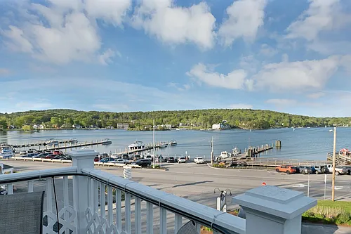 2 Lake St #B Photo 1