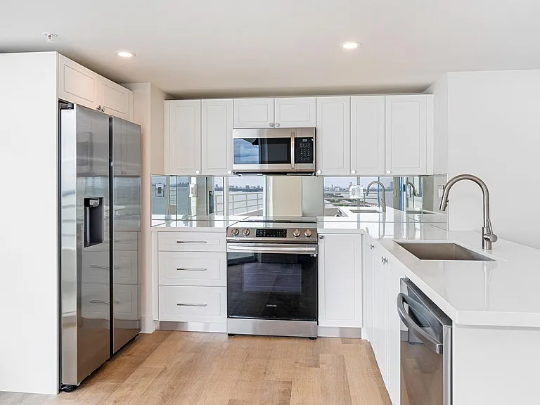 The Hamilton Apartments — Photo 4