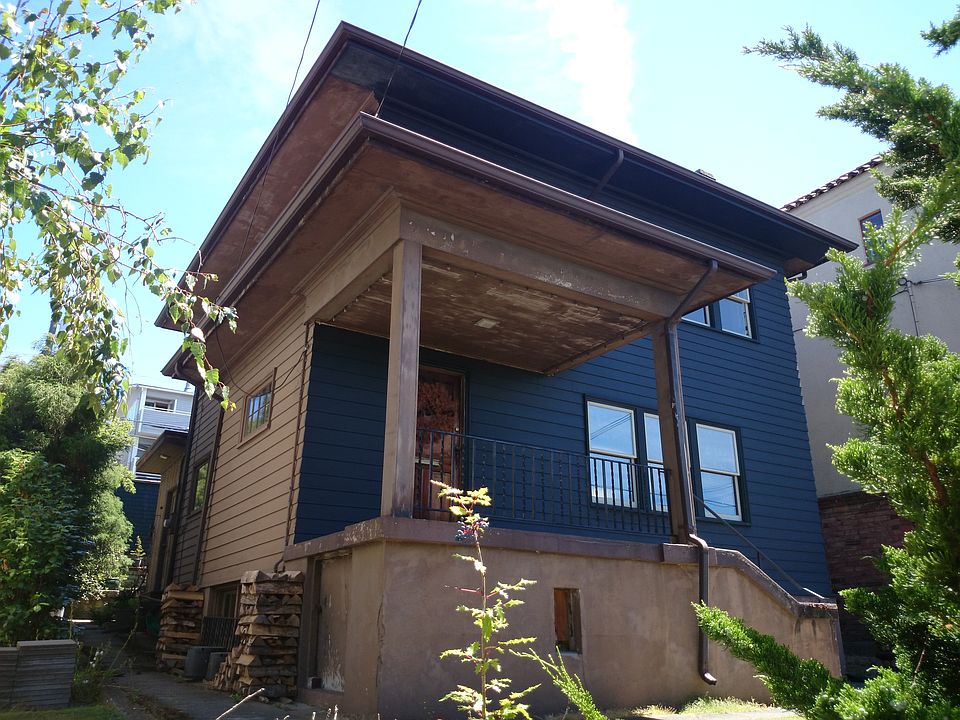 1st image of 2304 A Franklin Ave E