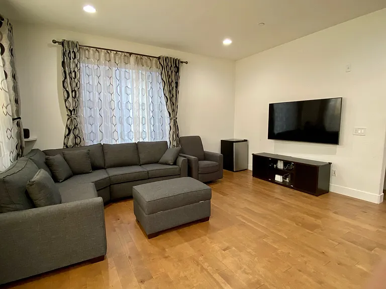 363 Odyssey Ln — Photo 3