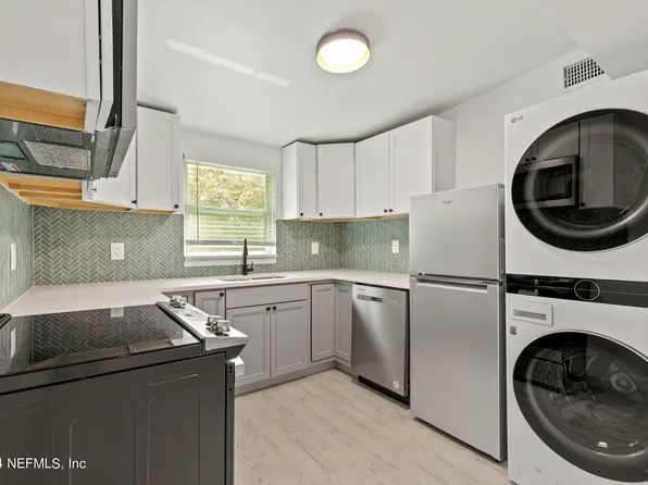 1843 BROOKVIEW Drive S, Jacksonville, FL 32246