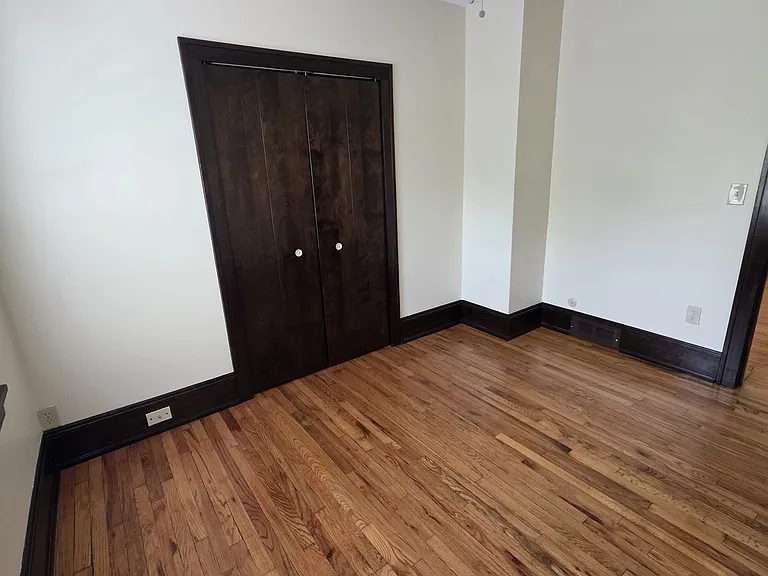 1745 W 31st Pl — Photo 16