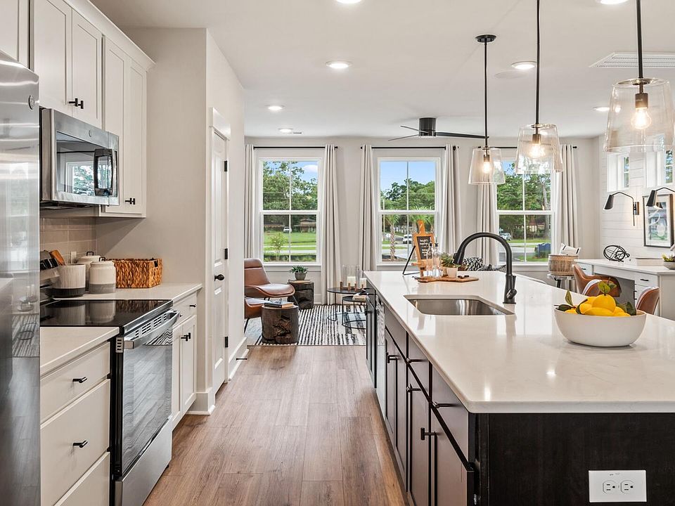 1st image of 4633 Forrest Hills Dr #103