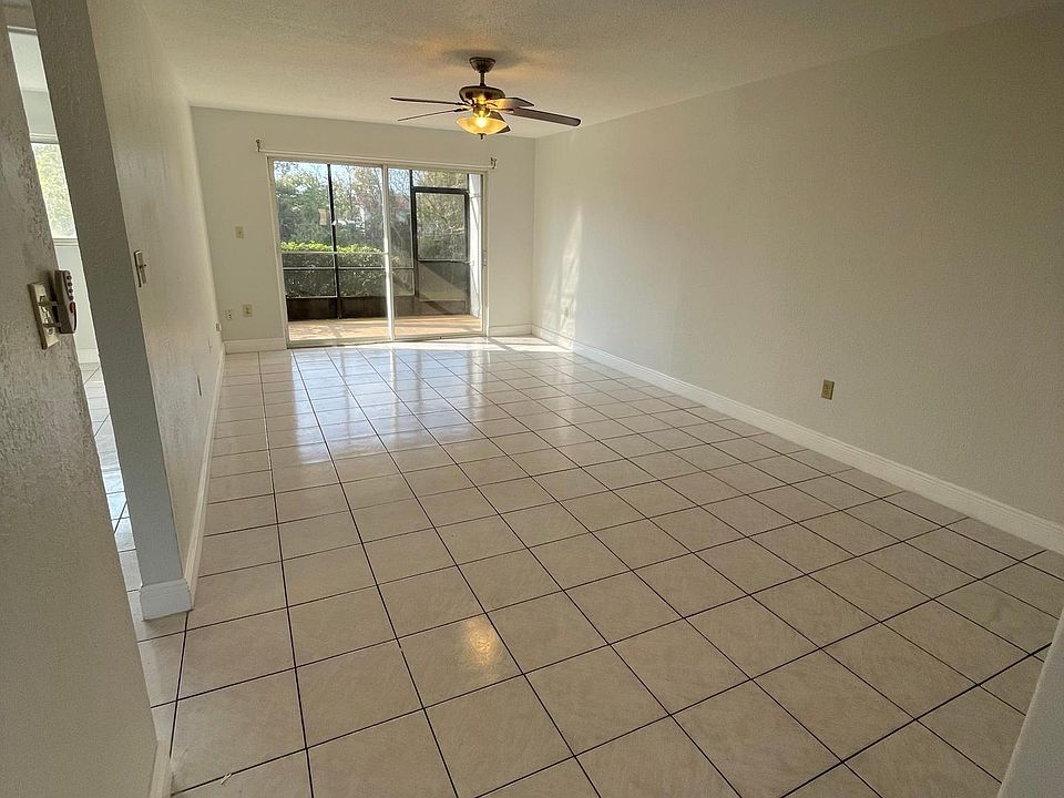 1st image of 797 W Lancaster Rd APT F82