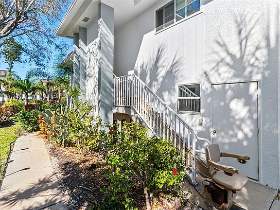 3rd image of 531 SUTTON PLACE