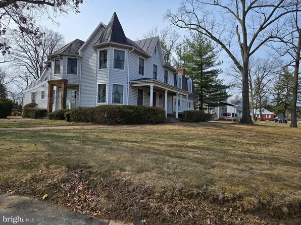 806 Park Ave, Mount Airy, MD 21771