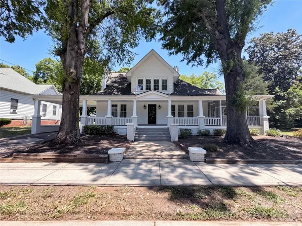 329 W McLelland Ave, Mooresville, NC 28115