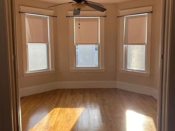 2 Meade St #2