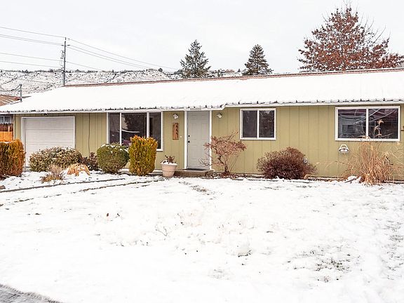 3rd image of 2221 Arden Ct N