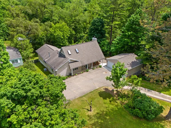 525 Franklin St, Brighton, MI 48116