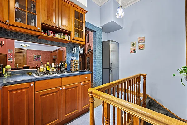 Sold by Real Broker NY LLC | media 20