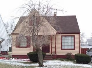 18200 Edinboro Ave, Maple Heights, OH