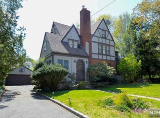 40 Sussex Rd, Tenafly, NJ 07670