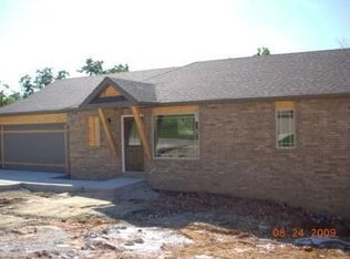 215 Roundhill Rd, Branson, MO 65616