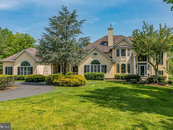 8 Jefferson Pl, Pennington, NJ 08534
