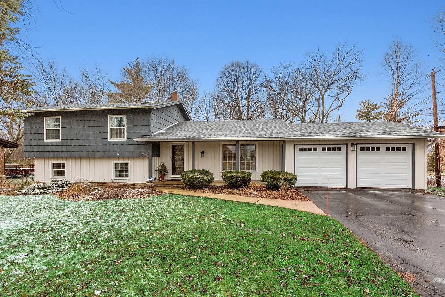 6036 Clarendon Hills Rd photo 1