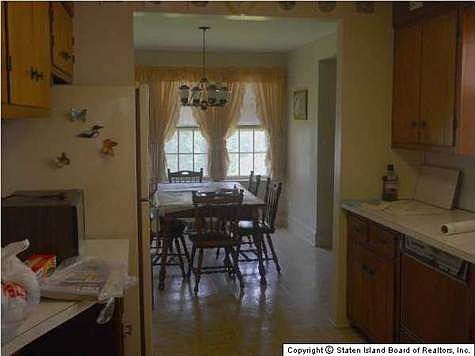 5th image of 132 Prescott Ave