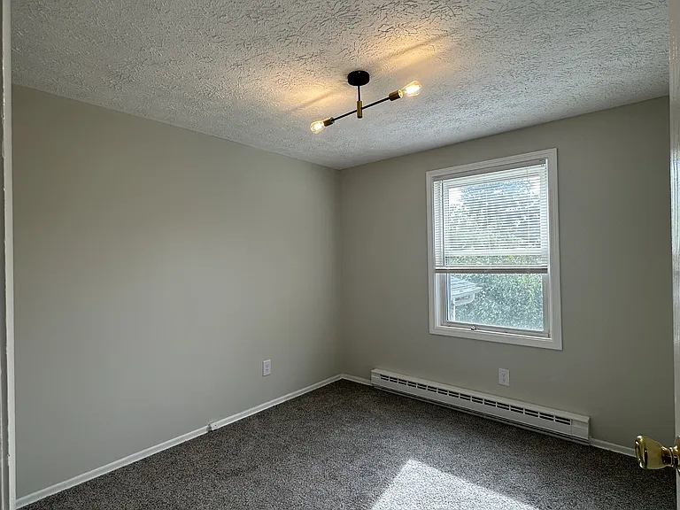 61 Grandview Ln — Photo 8