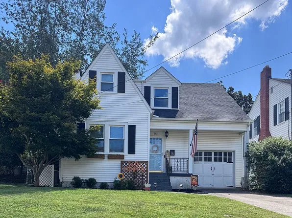 312 Monroe St, South Charleston, WV 25303