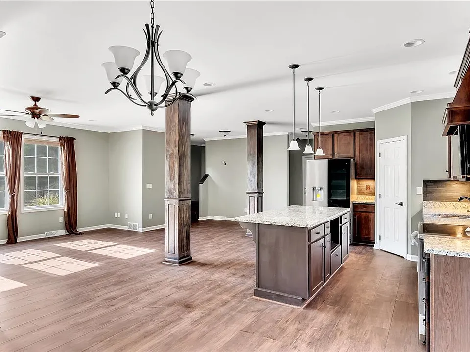 201 Maple Avenue Ext