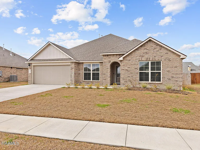 619 Griffiths Ct — Photo 2