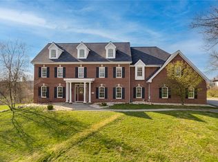 112 Windwood Heights Dr, Cranberry Township, PA 16066