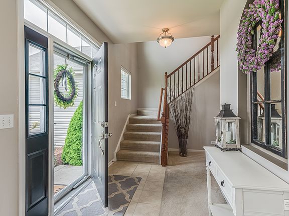4th image of 112 Claremont Ct