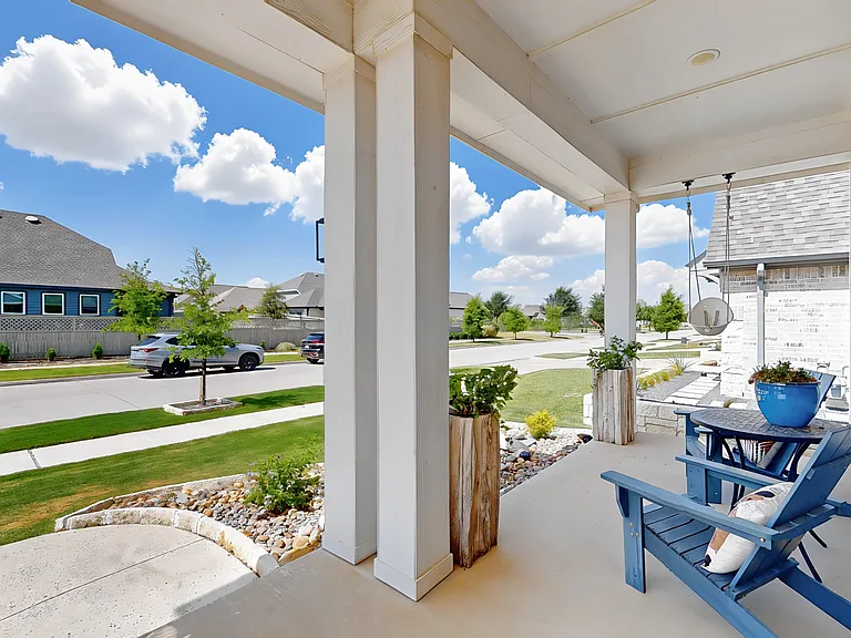 2504 Lazy Dog Ln — Photo 2