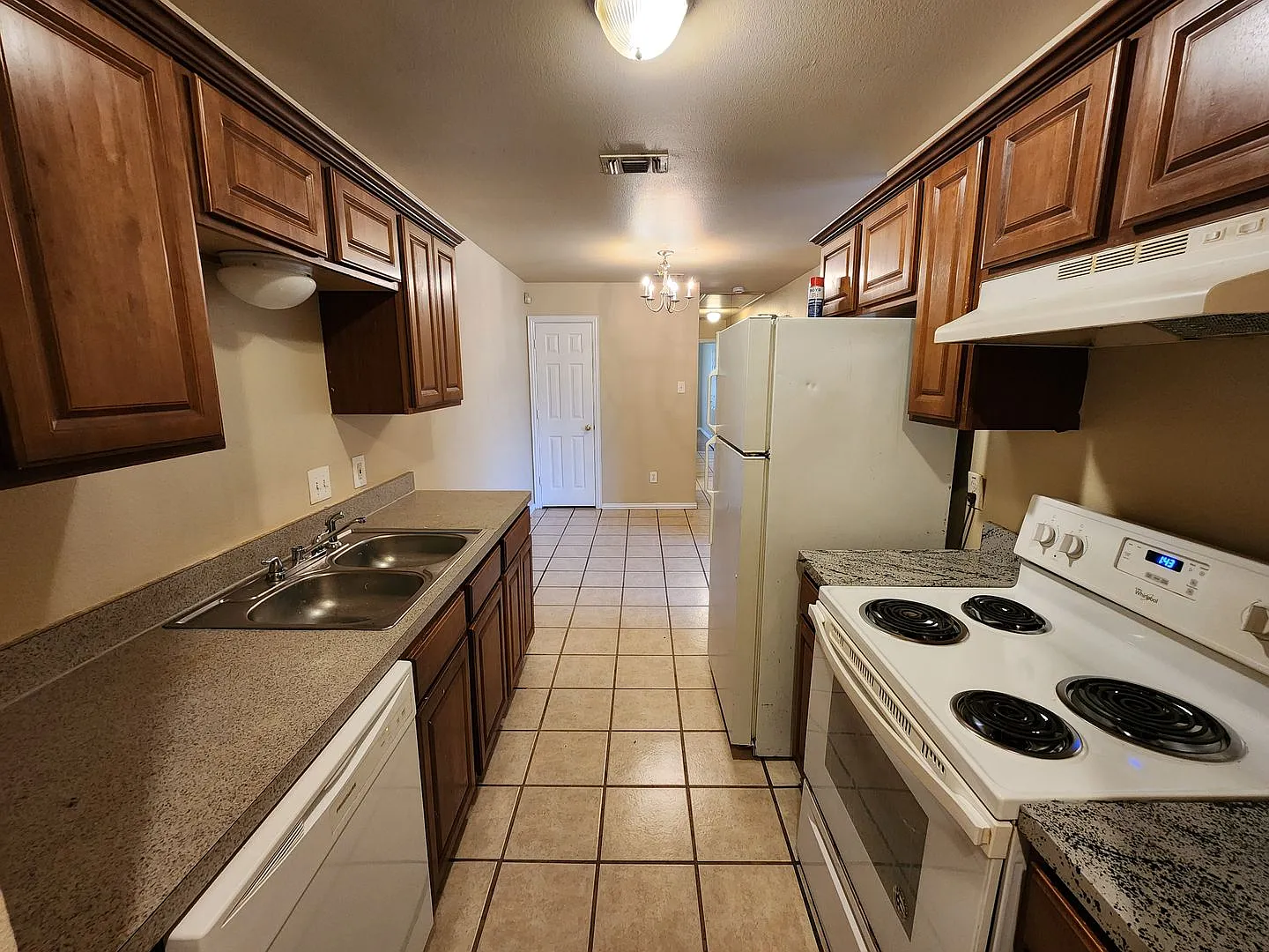 3 Bedroom Duplex In South Fort Worth — Photo 1