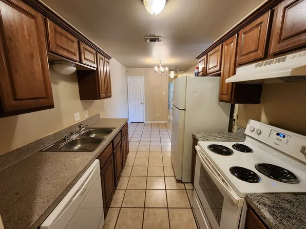 3 Bedroom Duplex In South Fort Worth, 939 Baker St, Fort Worth, TX 76104