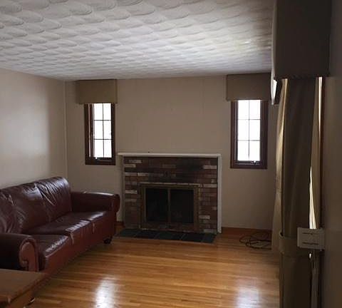 3rd image of 31 Connie Dr
