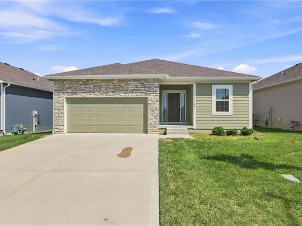 15348 Jessica St, Parkville, MO 64152