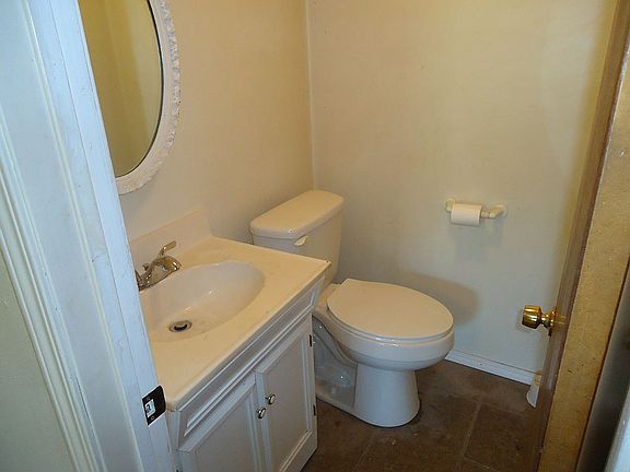 1/2 bath off Master Bedroom