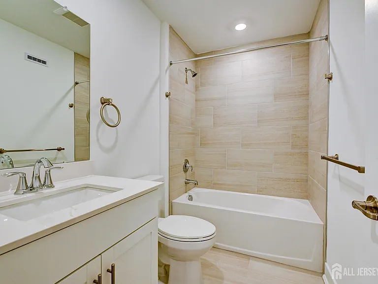 13 Griffin Ln — Photo 39