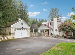 902 Manor Ln, Southampton, PA 18966