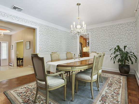 003-photo-dining-room-8510387.jpg
