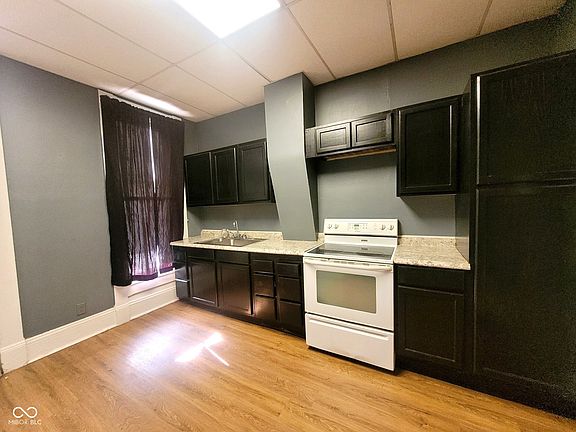 3rd image of 301 S Clay St