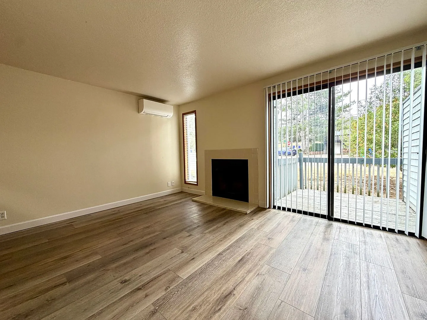 0152-01F - Elm Tree Garden Apartments F — Photo 3