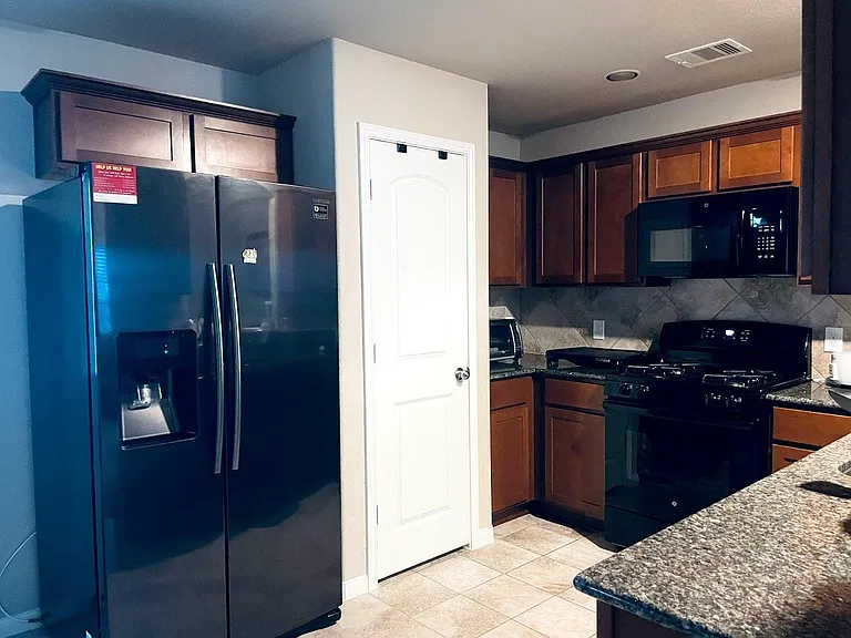 5950 Nodaway Creek Ct — Photo 28