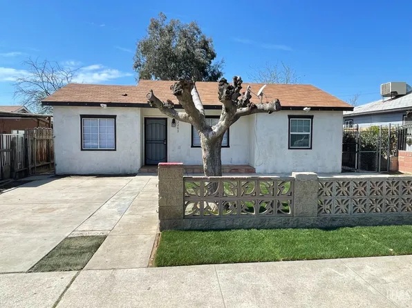 2209 Arlington St, Bakersfield, CA 93305