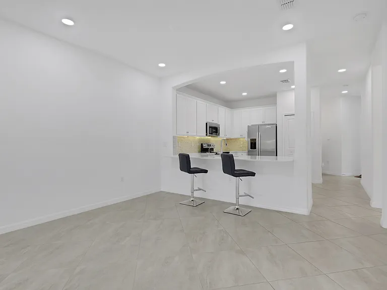 1644 Alameda Dr — Photo 7