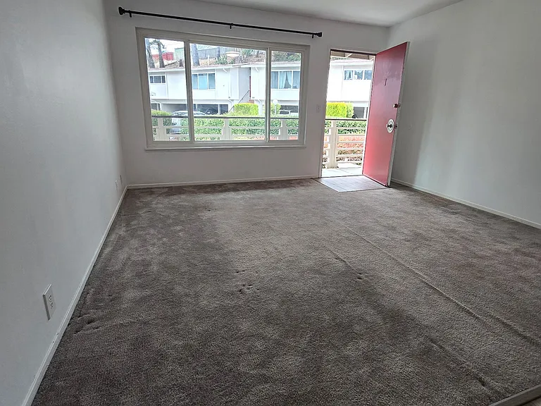 2850 Sneath Ln Apts — Photo 1