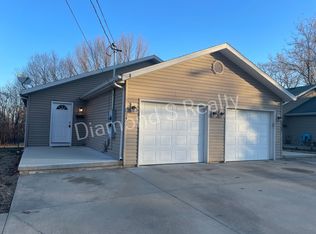 2409 W High St, Springfield, MO 65803